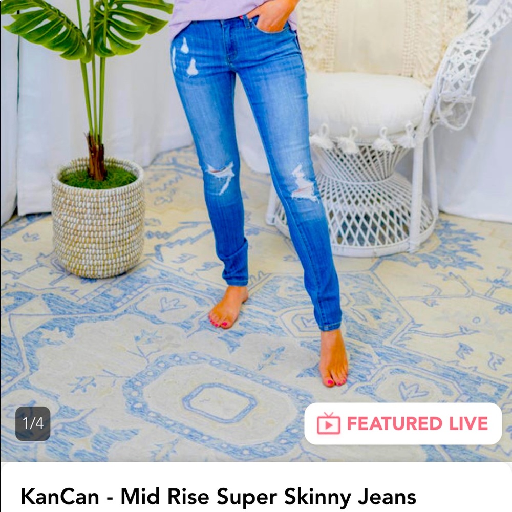 NWT- Kancan Mid-Rise Super Skinny Jeans size 15